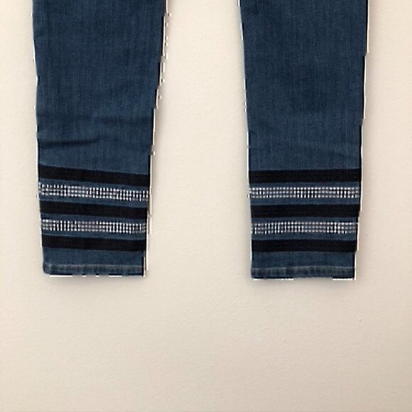 NEW NWT TOMMY HILFIGER Greenwich Denim Mid Rise Straight Leg Rhinestone Jeans 6 - Picture 10 of 10